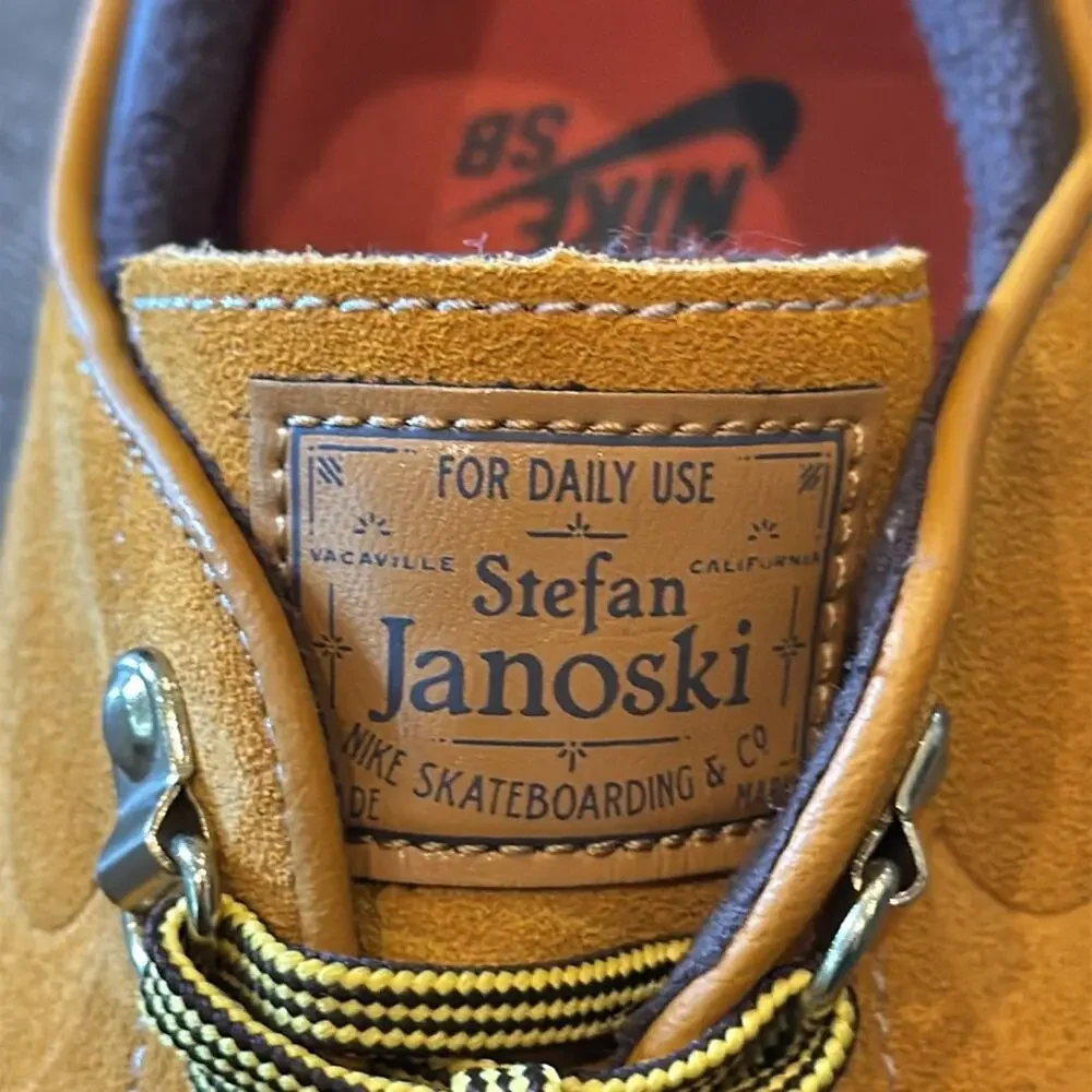 NWOT Nike SB Zoom Janoski Premium Bronze Gum Shoe Size 8.5
